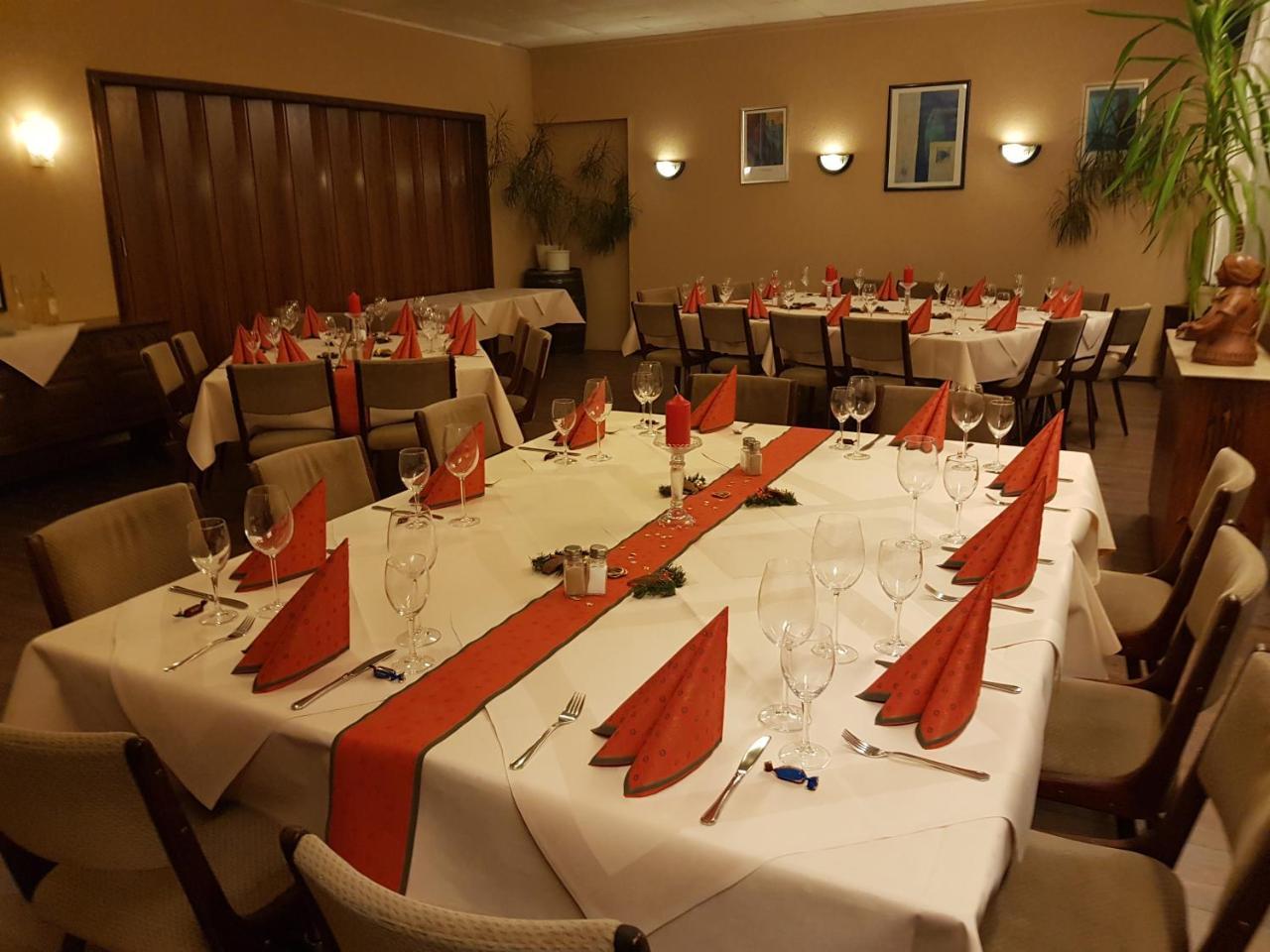 Hotel Restaurant Zur Hexe Überherrn Екстериор снимка